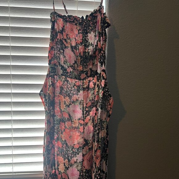 Floral Print Wide-Leg Jumpsuit with Side Slits - Size Medium - Picture 3 of 4